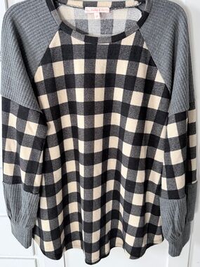 Relaxed Buffalo Check Crewneck Sweater in Cream & Black